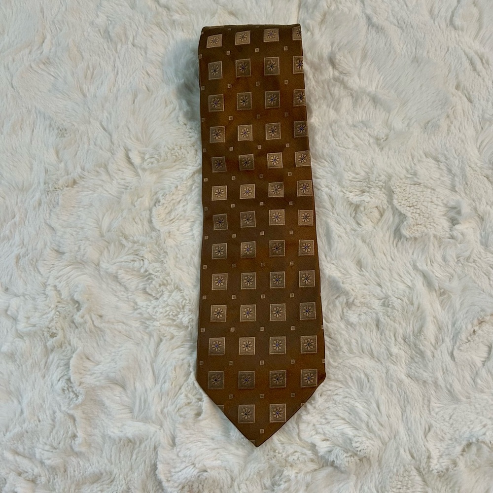 Elegant Brown Patterned Tie